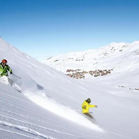 In Near Slopes * Val Thorens